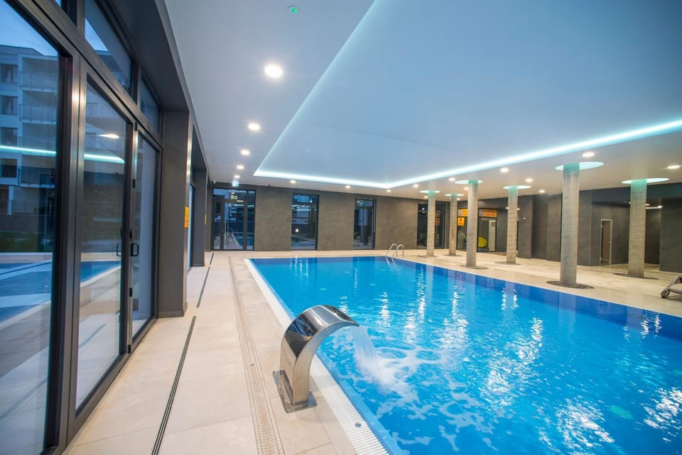 Swimming pool, Swimming pool