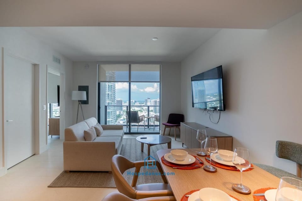 Apartment in New Luxury Condo in Downtown Apartment in Miami