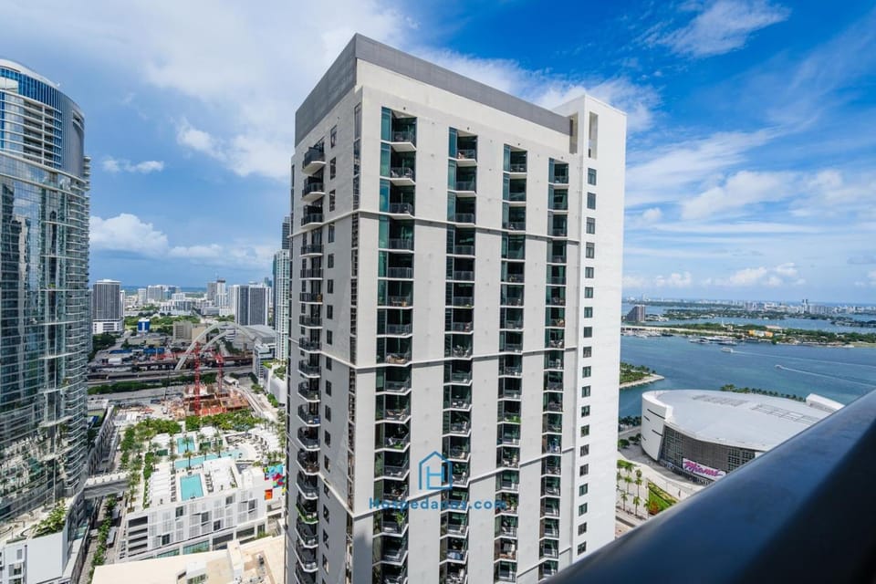 Apartment in New Luxury Condo in Downtown Apartment in Miami