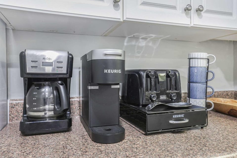 Coffee/tea facilities, minibar