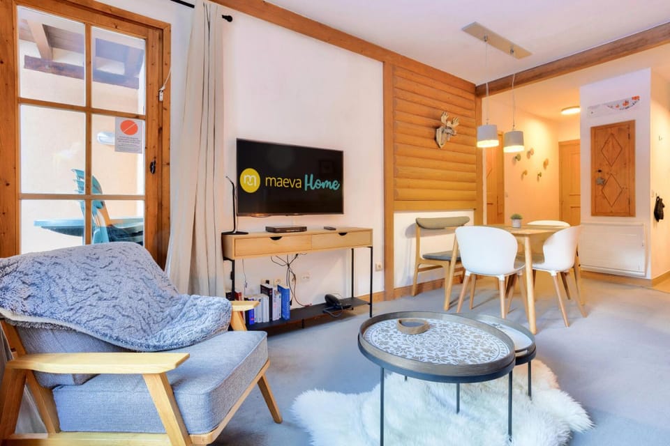 Bed, kitchen
