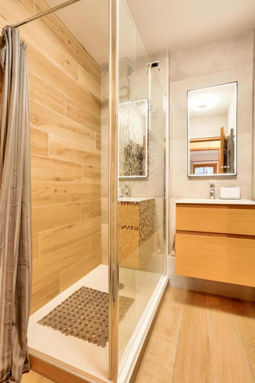 Shower, Bathroom