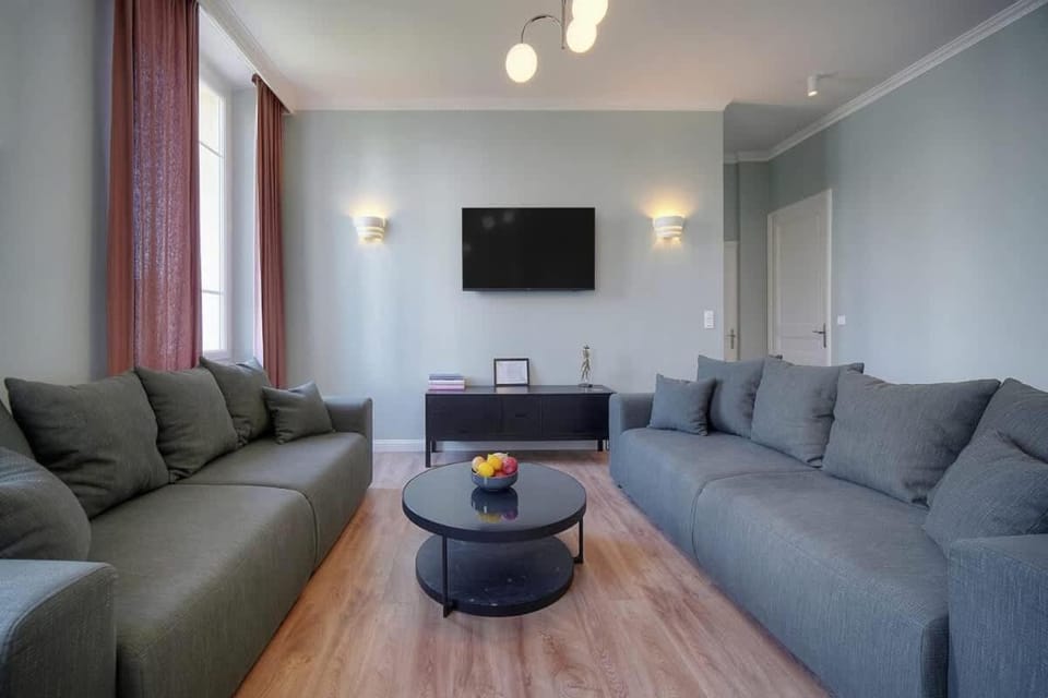 Oasis du Sud 4 beds and 4 baths 10 min from Palais House in Cannes