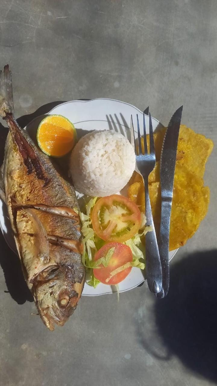 Restaurant/places to eat, Food and drinks, Food, Breakfast, Continental breakfast, Lunch, Dinner, Drinks