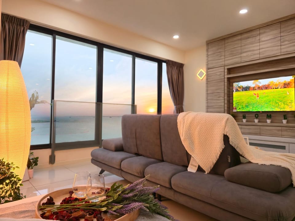 NEW Sunrise Gurney with SEAVIEW 无敌日出海景 Apartment in George Town