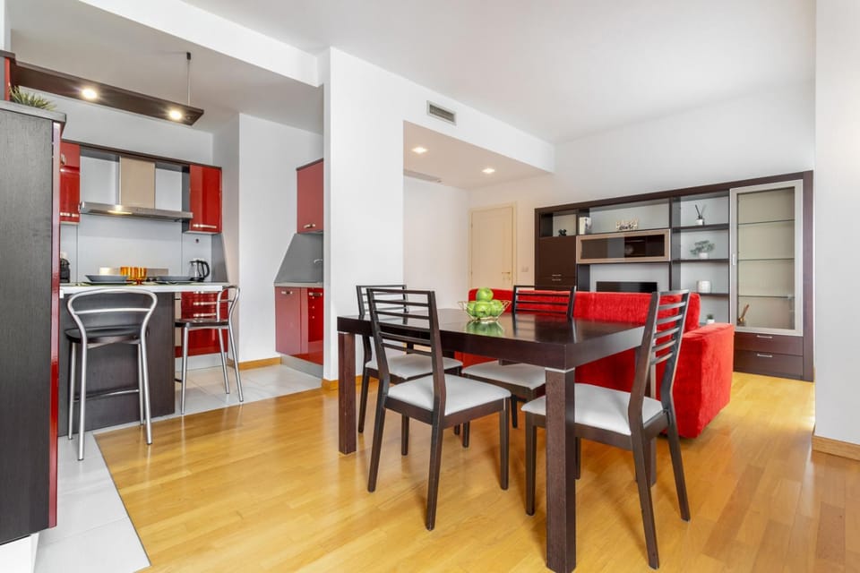 Kitchen or kitchenette, Living room, Seating area, Dining area, oven, stove