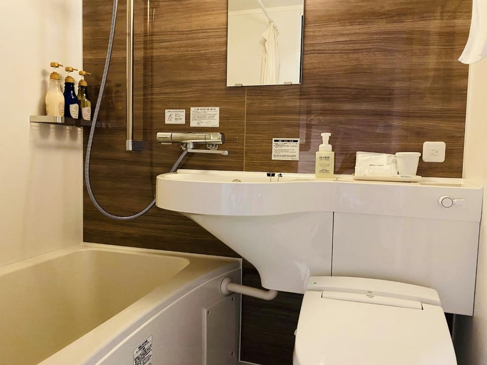 Fukuyama Royal Hotel - Vacation STAY 28748v Hotel in Hiroshima Prefecture