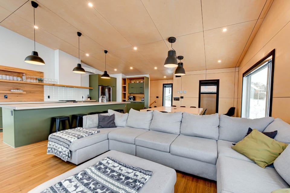 Kitchen or kitchenette, Living room, Seating area