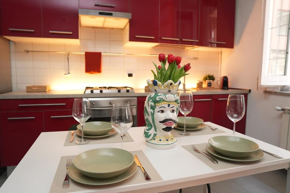 Kitchen or kitchenette, Dining area, pet friendly, stove