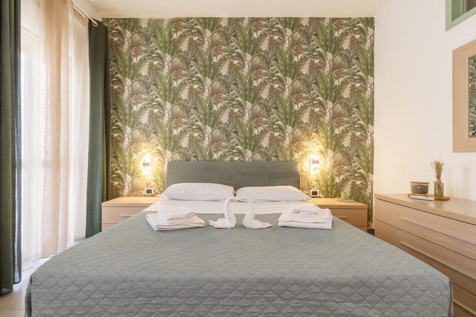 Bedroom, air conditioner