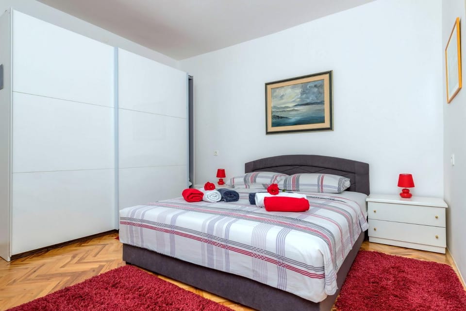 Bed, Bedroom, flat iron, towels, wardrobe, air conditioner