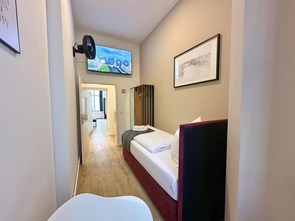Bed, TV and multimedia, Bedroom, soundproof