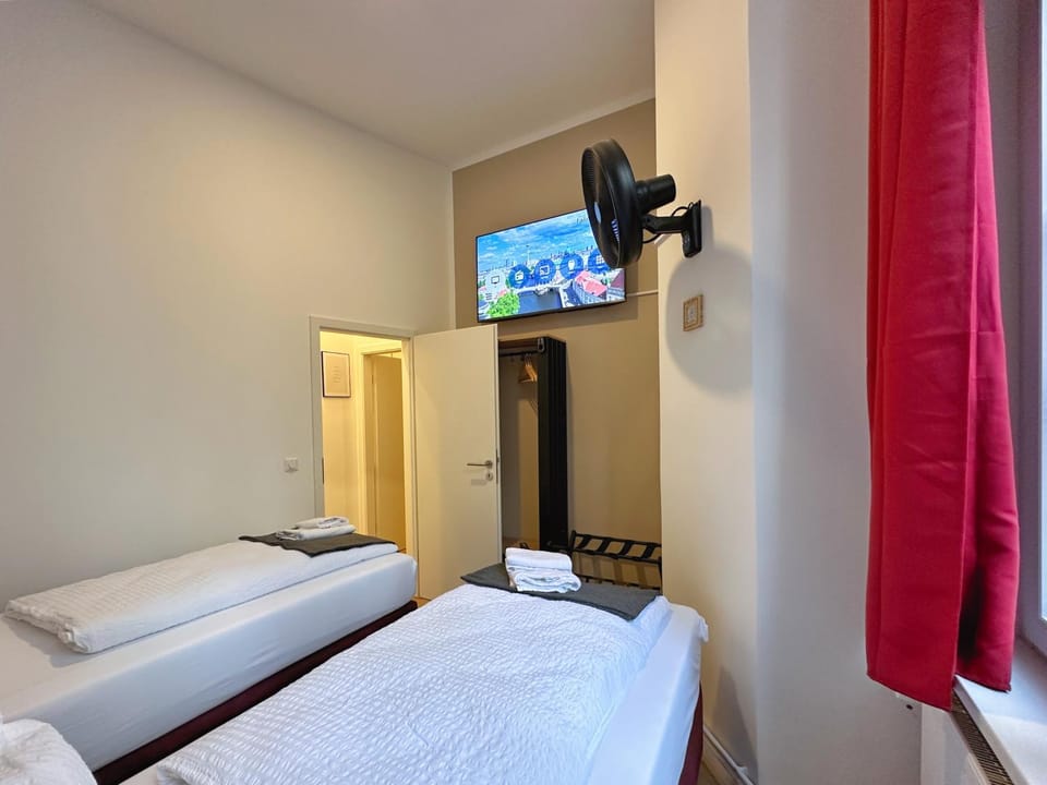 TV and multimedia, Bedroom, soundproof