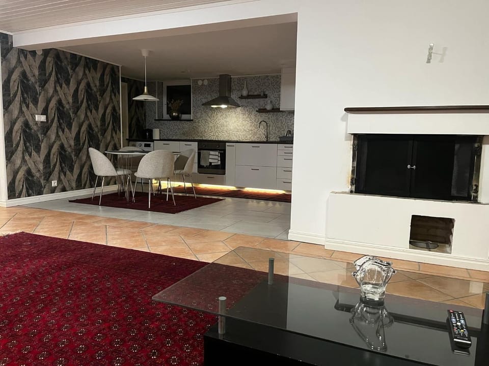 Kitchen or kitchenette, pet friendly, stove