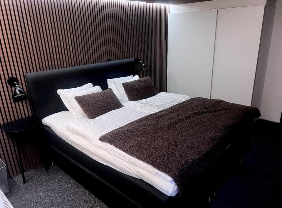 Bed, Bedroom, wardrobe