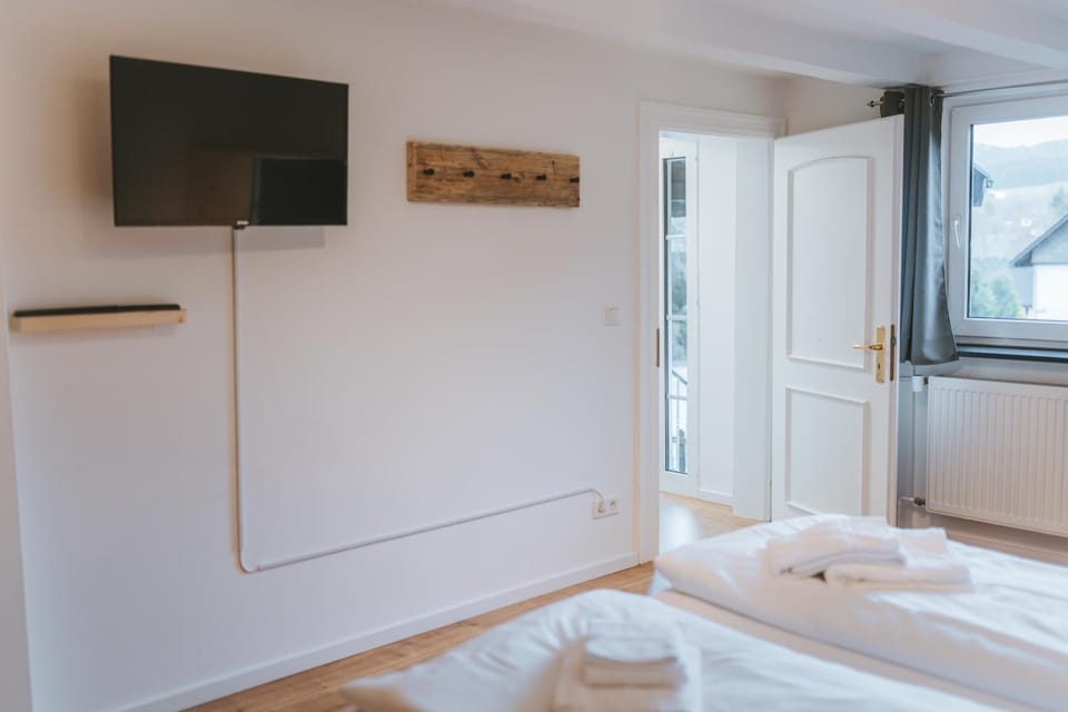 Waldtraum Lodge Winterberg für 10 Personen mit Garten und Grill House in Winterberg