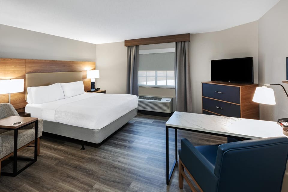 Candlewood Suites - Topeka West by IHG Hotel in Topeka