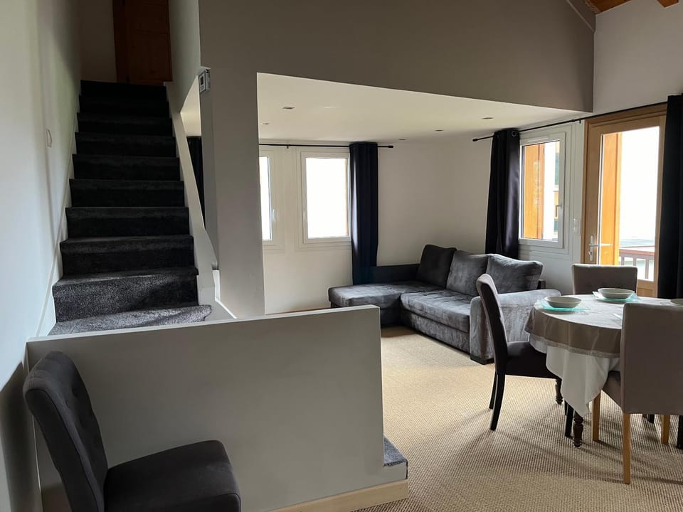 Living room, Dining area