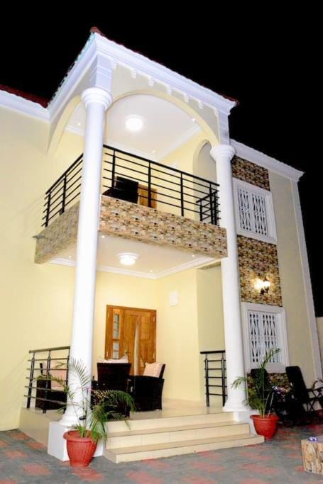 Janha Senegambia Villa rental 3 with free wifi House in Senegal