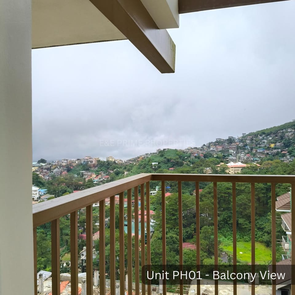 View (from property/room), Balcony/Terrace, City view, Mountain view