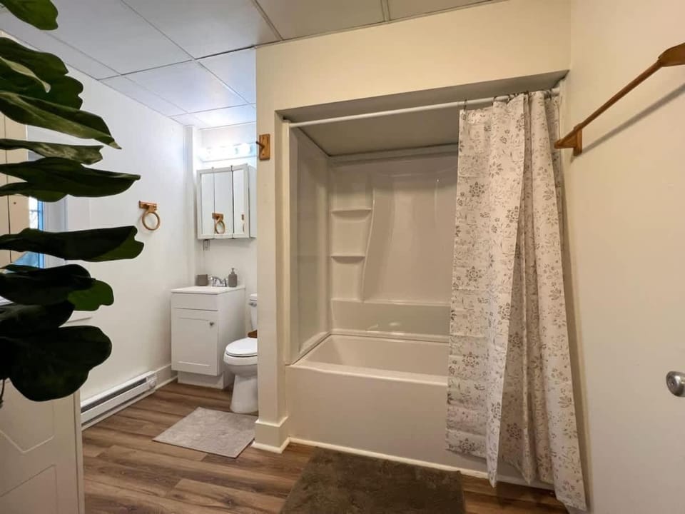 Quaint Renovated Single Family House in Jersey Shore