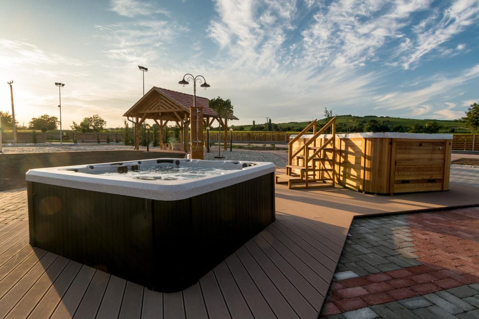 Hot Tub, Spa and wellness centre/facilities