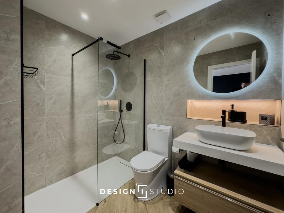 Shower, Toilet, Bathroom, Bath, towels