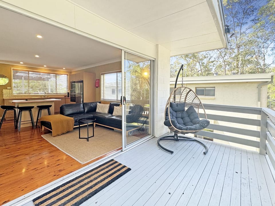 Pet-Friendly 2-Bed Beach House with Garden & BBQ House in New South Wales