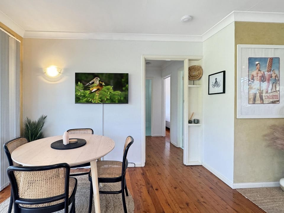 Pet-Friendly 2-Bed Beach House with Garden & BBQ House in New South Wales