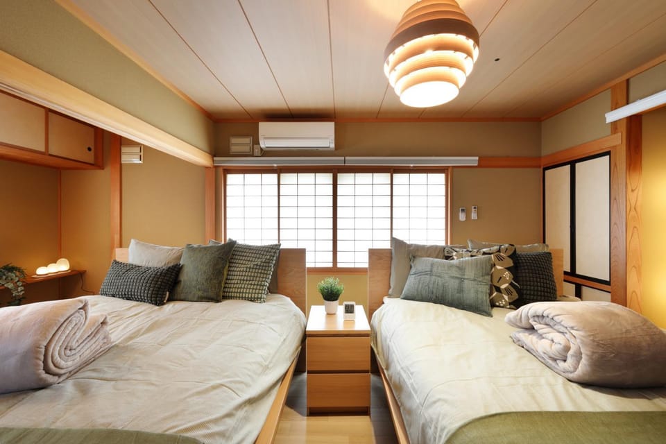 Bed, Bedroom, air conditioner