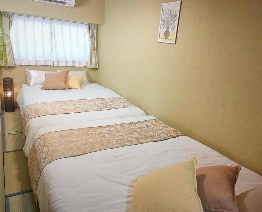 Bed, Bedroom, air conditioner