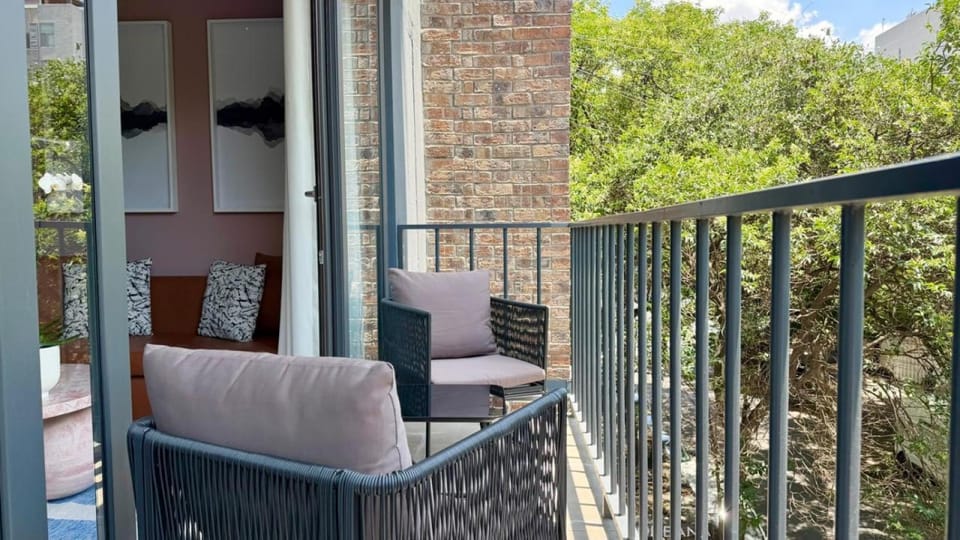 Modern & comfy · Roma-Condesa · Cama King · A/C · Apartment in Mexico City