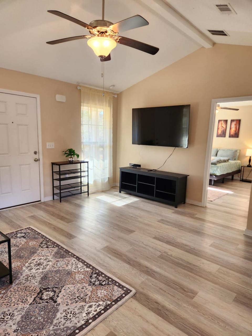 Communal lounge/ TV room, TV and multimedia, Living room, Photo of the whole room, Seating area, Evening entertainment