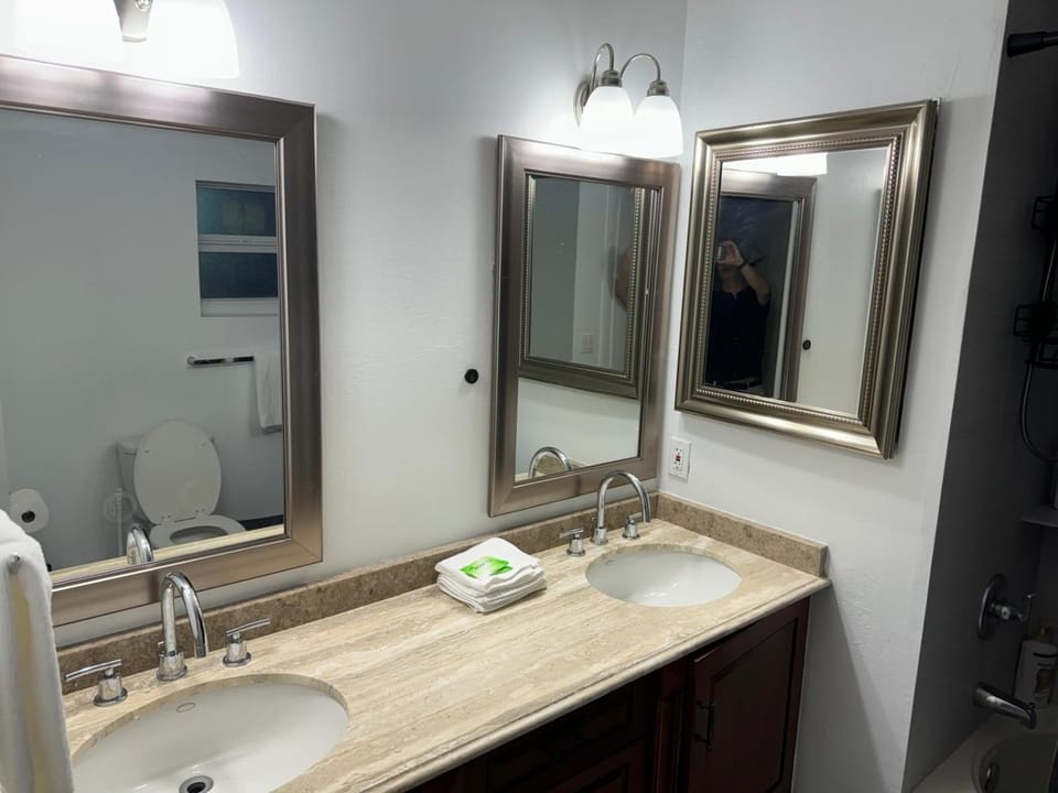 Bathroom, towels