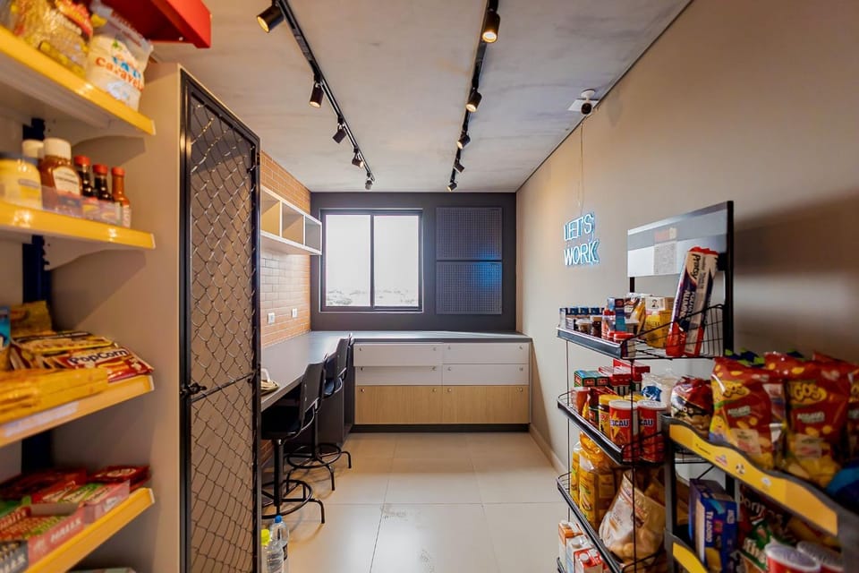 Supermarket/grocery shop