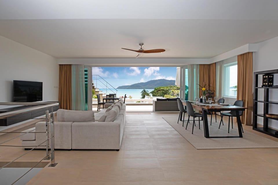 Natural landscape, TV and multimedia, Balcony/Terrace, Living room, Seating area, Dining area, Evening entertainment, Sea view