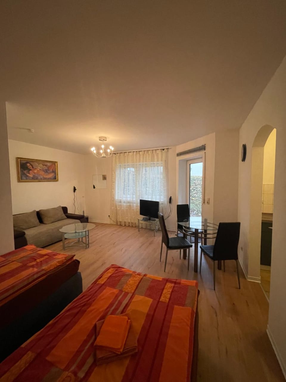 TV and multimedia, Living room, Photo of the whole room, Seating area, Dining area, Bedroom