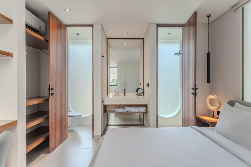 Bathroom, Bedroom
