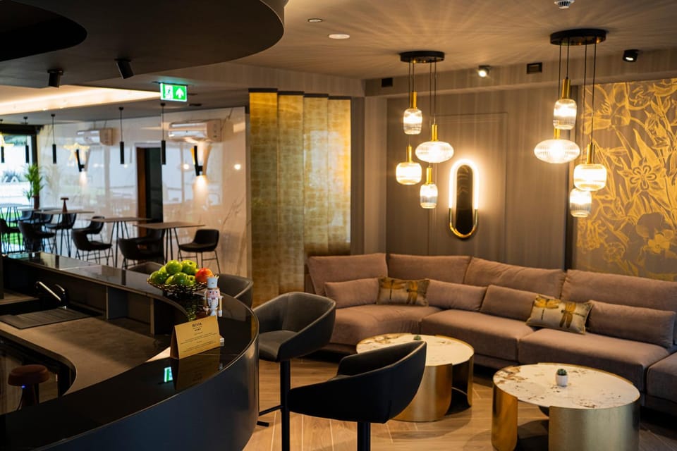 Lobby or reception, Lounge or bar