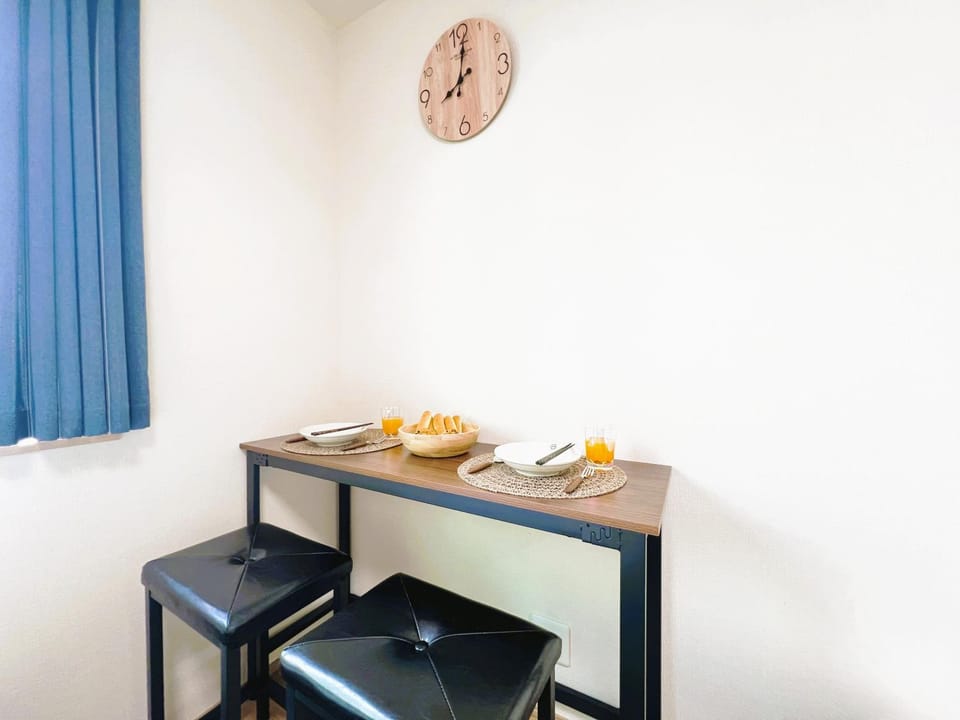 Dining area, Food