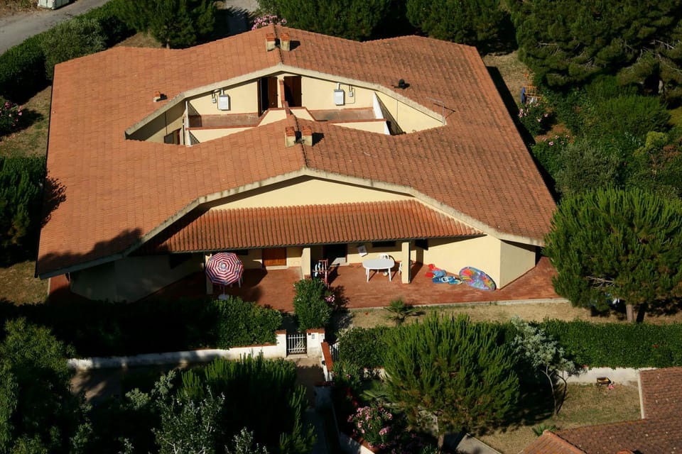Appartamenti in Villa e Casali a Giannella Apartment hotel in Giannella