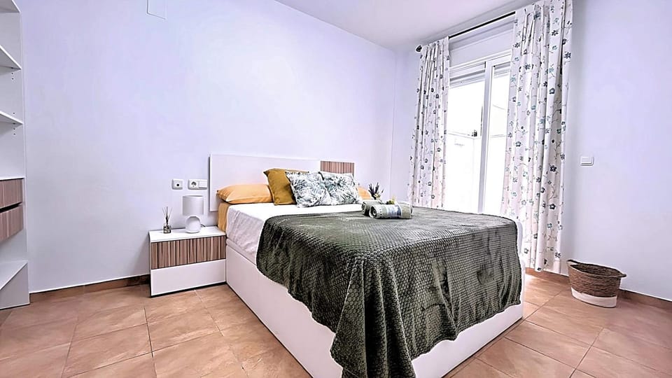 Patio, Bed, Photo of the whole room, Bedroom, heating, internet, towels, air conditioner