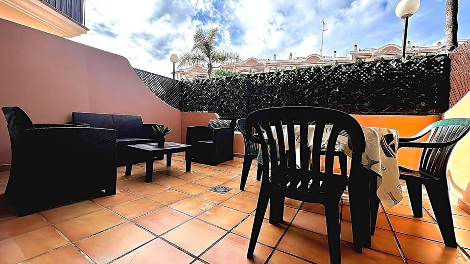 Day, Natural landscape, Balcony/Terrace, Dining area, internet