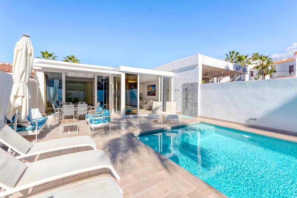 Bungalow with private pool House in Canary Islands