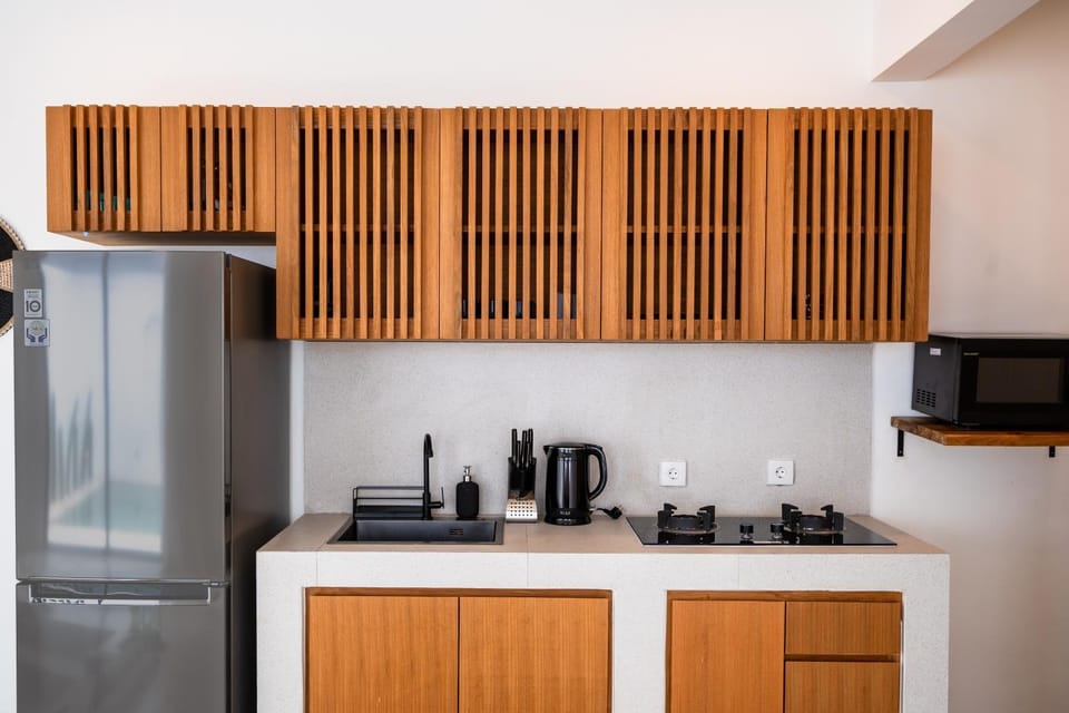 microwave, stove, kitchen