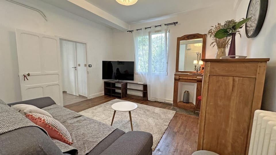Communal lounge/ TV room, TV and multimedia, Living room, Seating area