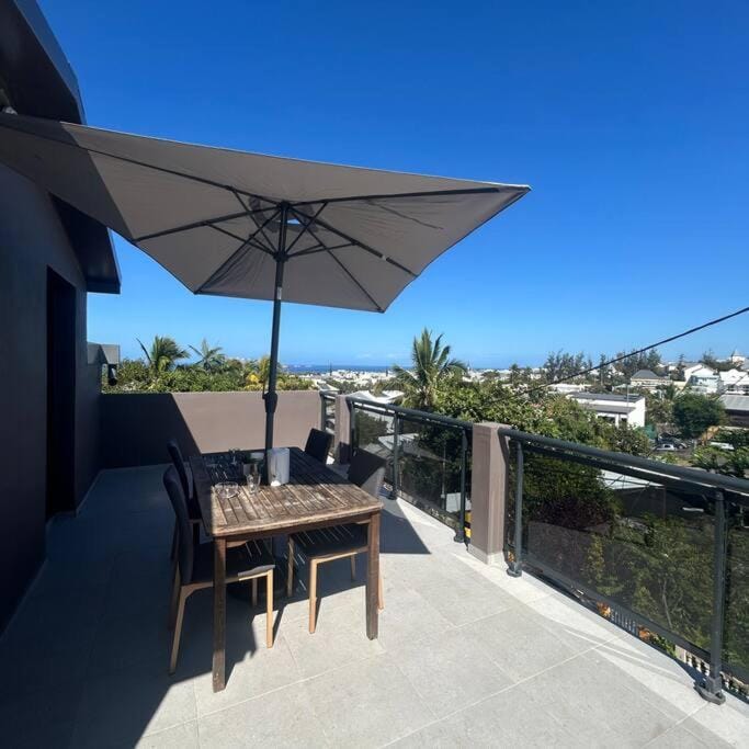 View (from property/room), Balcony/Terrace, Dining area