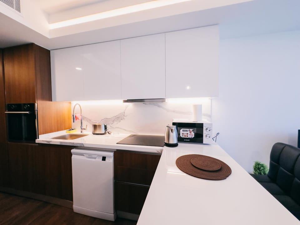 Dinner, washing machine, kitchen