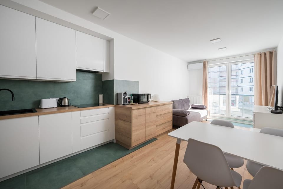 Coffee/tea facilities, Kitchen or kitchenette, Living room, Seating area, Dining area, toaster