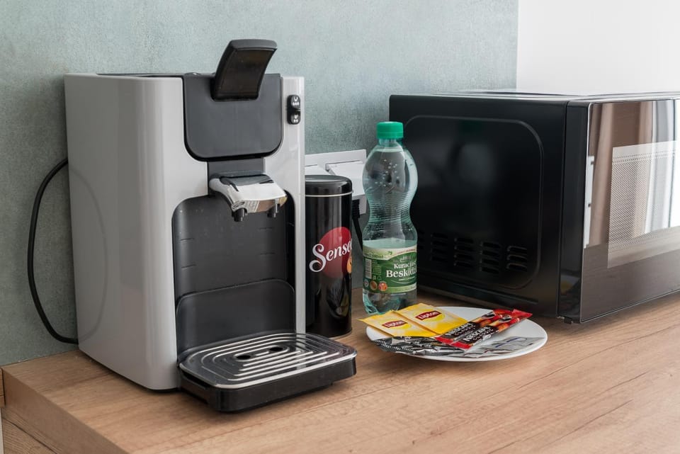 Coffee/tea facilities, Kitchen or kitchenette, Food and drinks